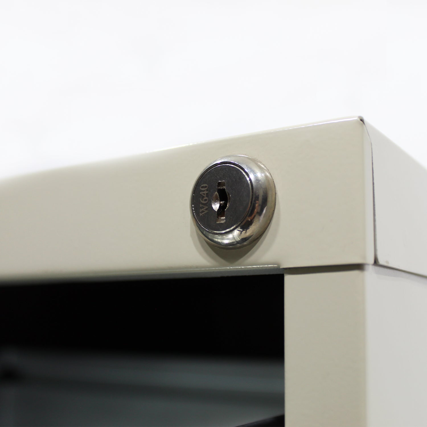 Archivero Metálico de 4 gavetas Oficio 14118 color Arena 6