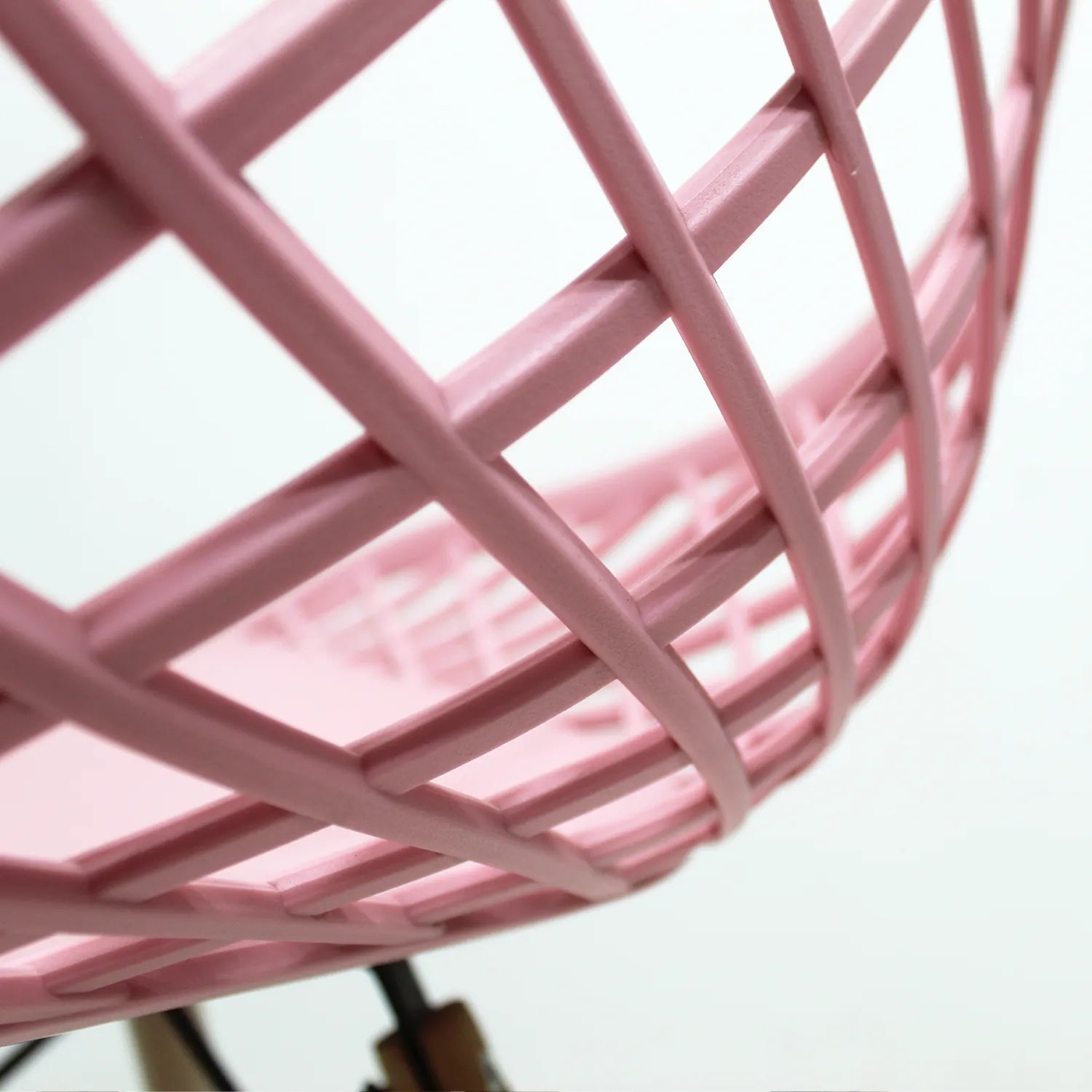 Silla Oslo Vento | Silla Eames para comedor con diseño calado 9